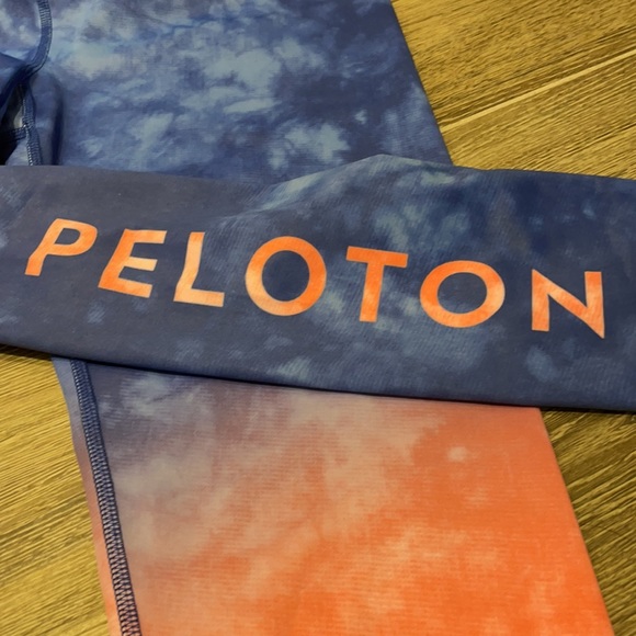 Peloton x Kali Miami Fitwear ombré Capris - Picture 2 of 4